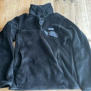 Patagonia women’s four button pullover, size xs, black